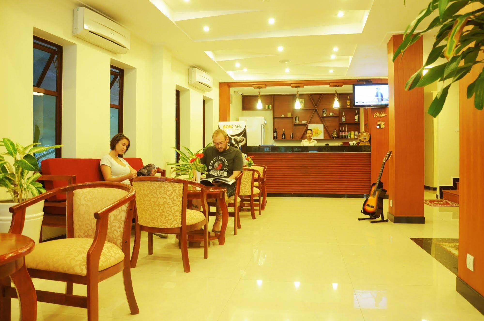 V N E Hotel Phnom Penh Exterior foto