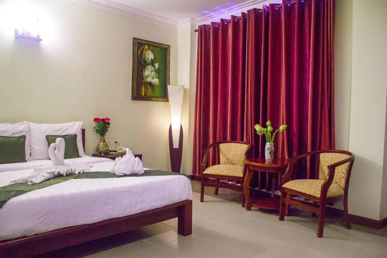 V N E Hotel Phnom Penh Exterior foto